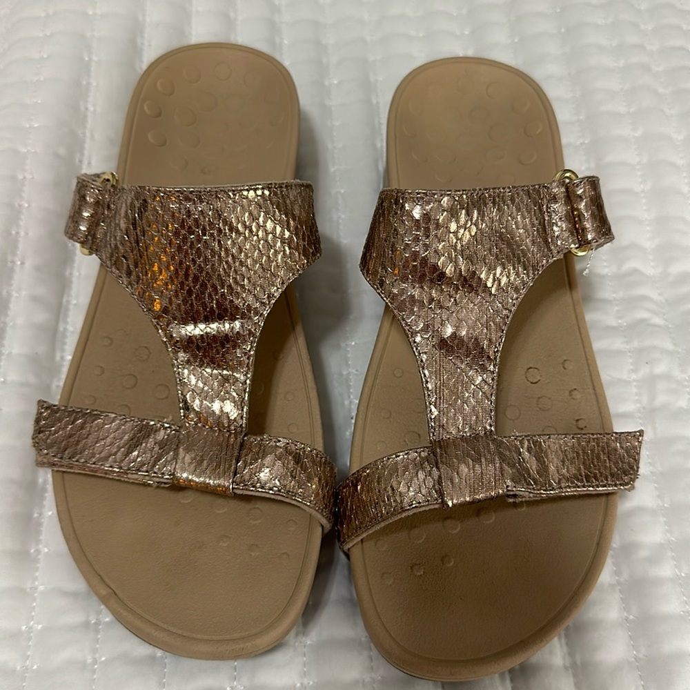Like New Vionic Sandal